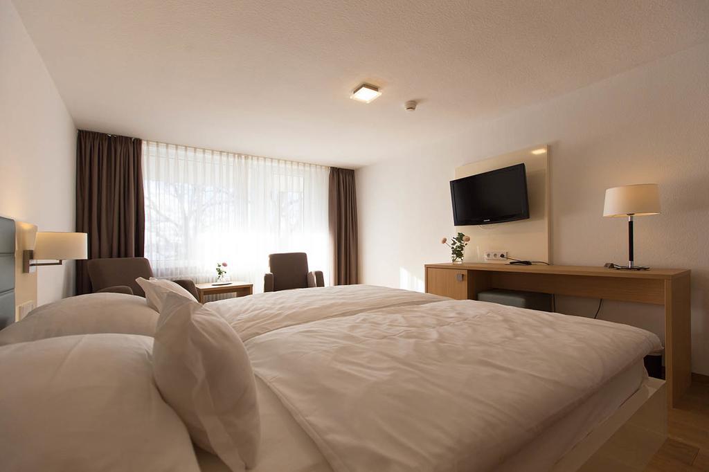 אוברלינגן Hotel Seepark Garni מראה חיצוני תמונה