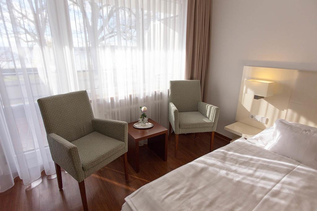 אוברלינגן Hotel Seepark Garni מראה חיצוני תמונה