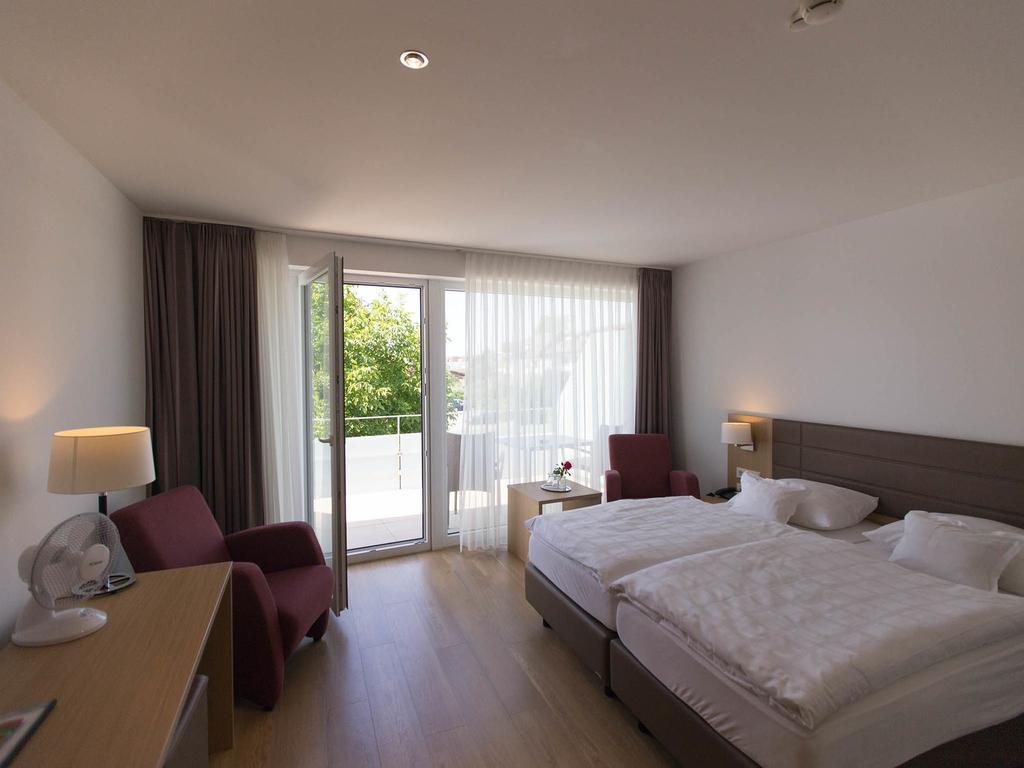 אוברלינגן Hotel Seepark Garni מראה חיצוני תמונה