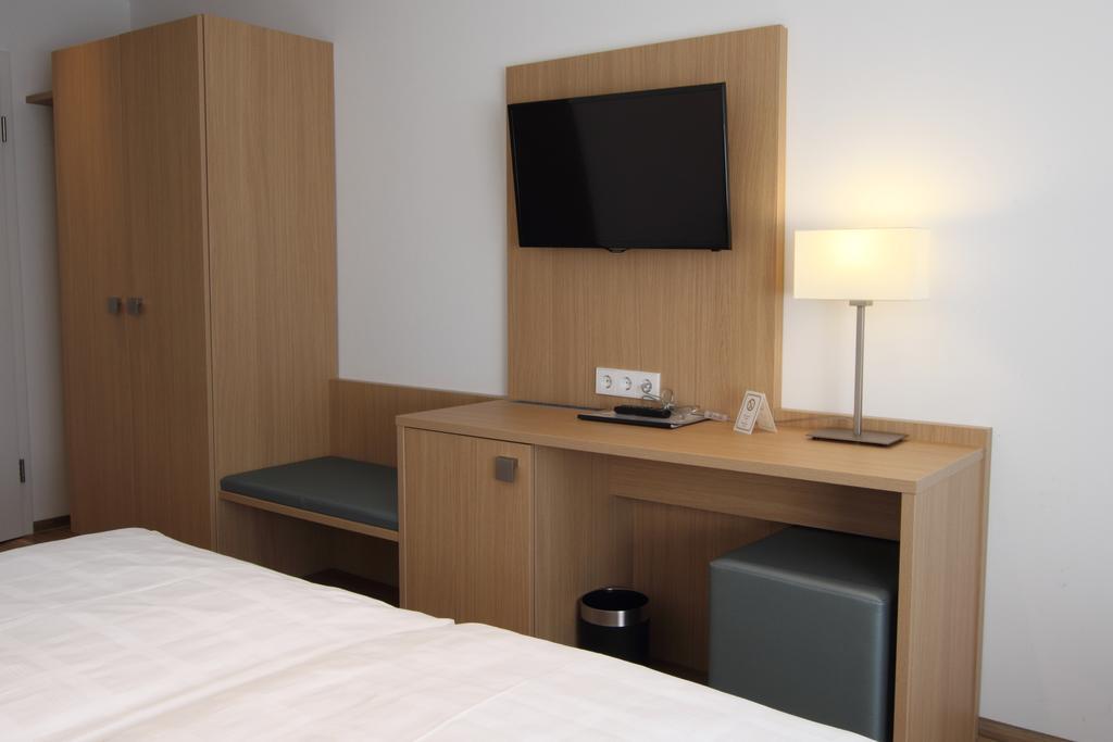 אוברלינגן Hotel Seepark Garni מראה חיצוני תמונה