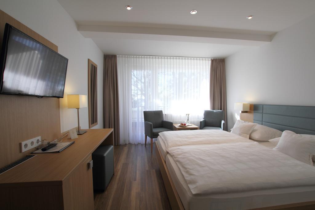 אוברלינגן Hotel Seepark Garni מראה חיצוני תמונה