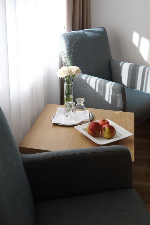 אוברלינגן Hotel Seepark Garni מראה חיצוני תמונה
