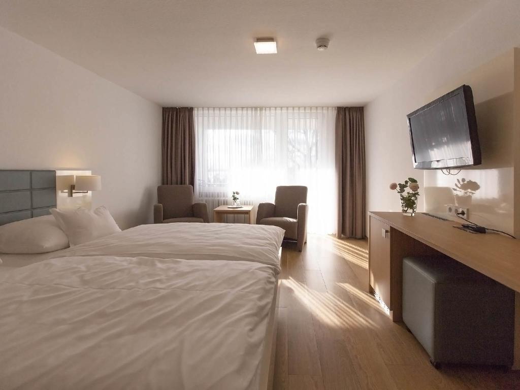 אוברלינגן Hotel Seepark Garni מראה חיצוני תמונה