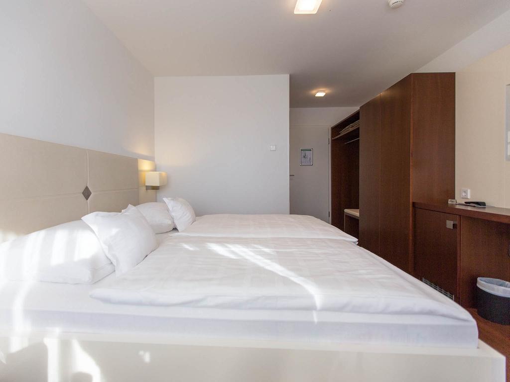אוברלינגן Hotel Seepark Garni מראה חיצוני תמונה