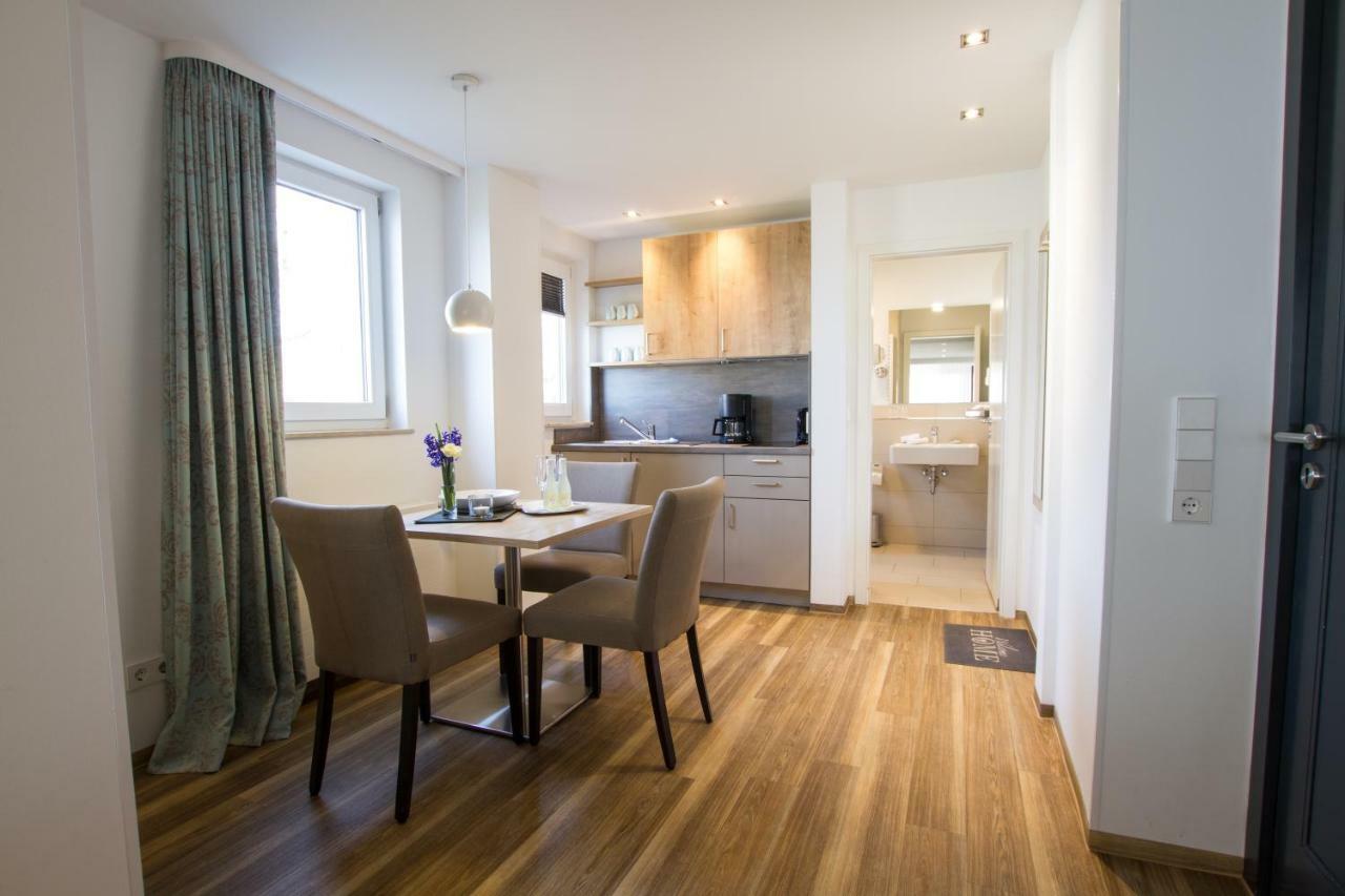 אוברלינגן Hotel Seepark Garni מראה חיצוני תמונה