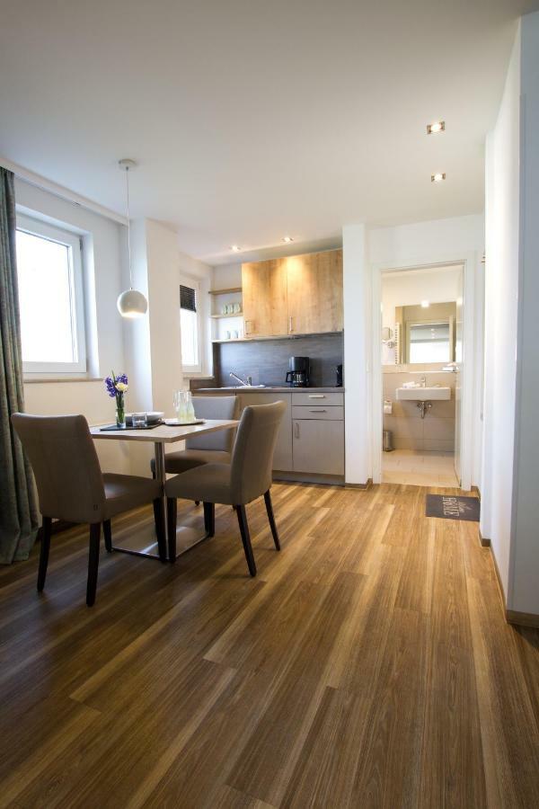 אוברלינגן Hotel Seepark Garni מראה חיצוני תמונה
